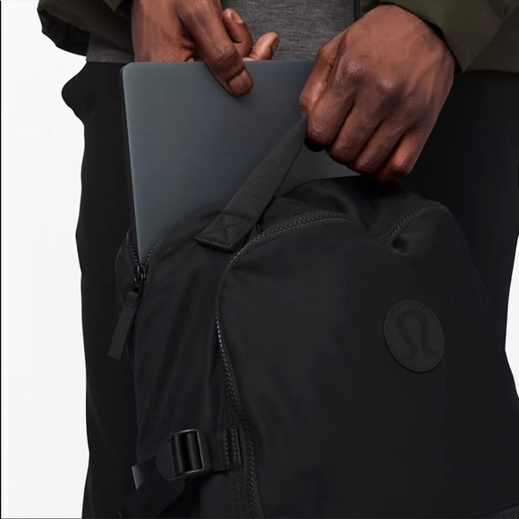 🖤🍋 Lululemon 🍋🖤 NEW Crew Backpack Black - Picture 3 of 6